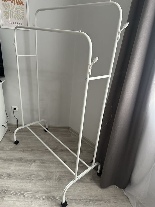 Вешалка реял для ваших вещей