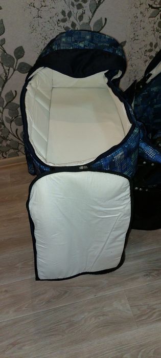 Продам отличную коляску