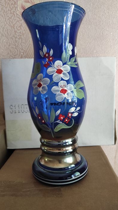 Ваза для цветов продается