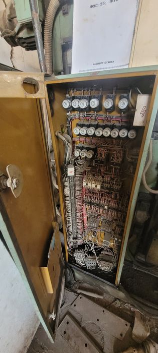 Токарный  фрезир универсалной