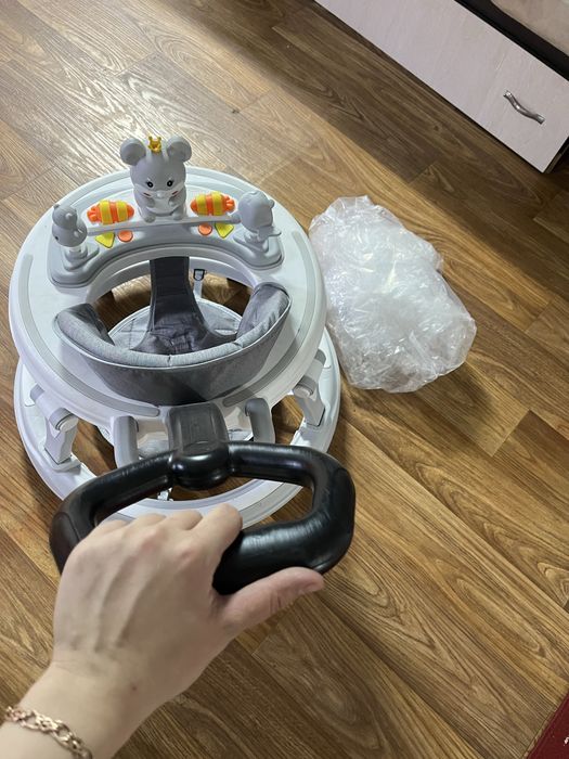 Ходунок с держателем
