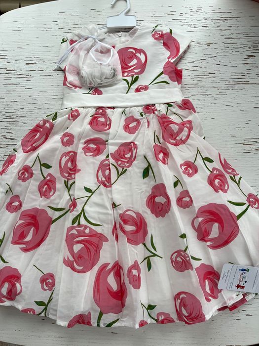 Нарядные платья на девочку 6-8л