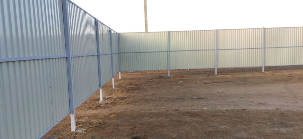 Забор из профлиста .