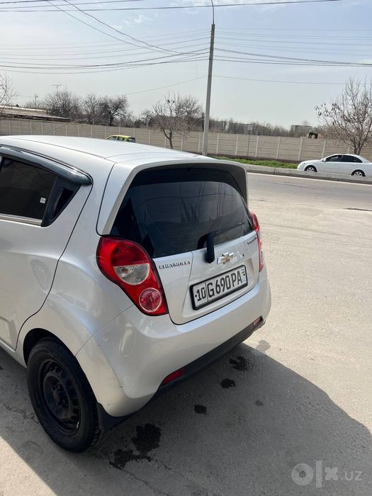 Spark sotiladi  Kraskasi toza. 7400
2016 yil
161000 yurgan
4 yangi bal
