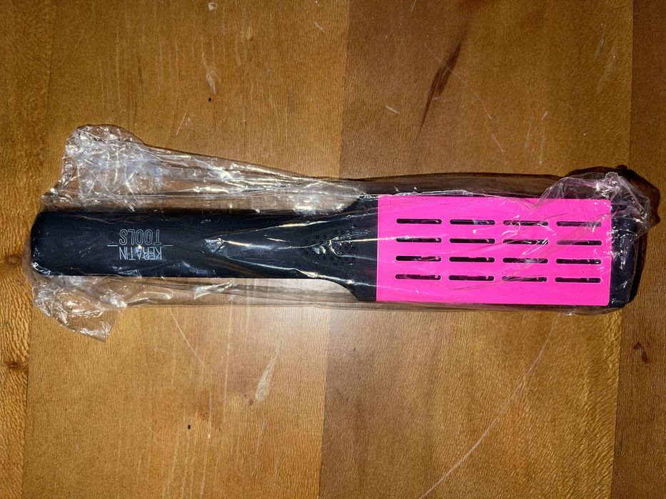 Расчёска, кисть, щипцы-щётка для кератина