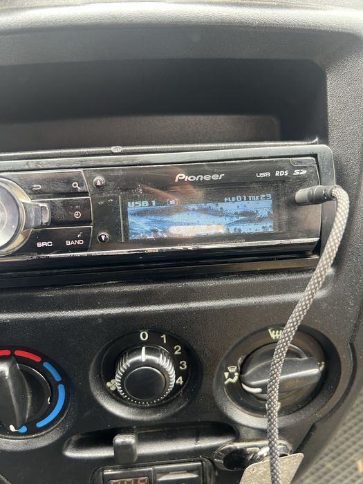 Продам магнитолу пионер дельфин