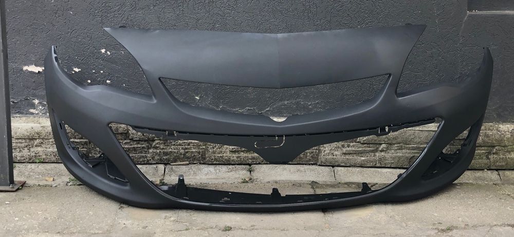Предна броня Opel Astra J facelift 2013-2016г. GM13368660. #183V.