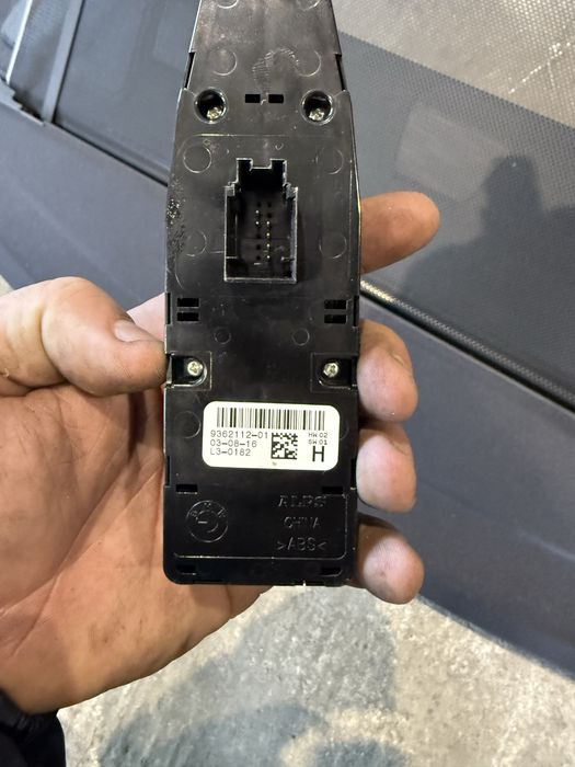 Задна щора бмв ф30 bmw f30 shtora задна електрическа щора