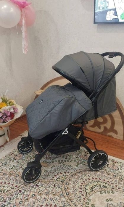 Отдам почти даром  прогулочную коляску