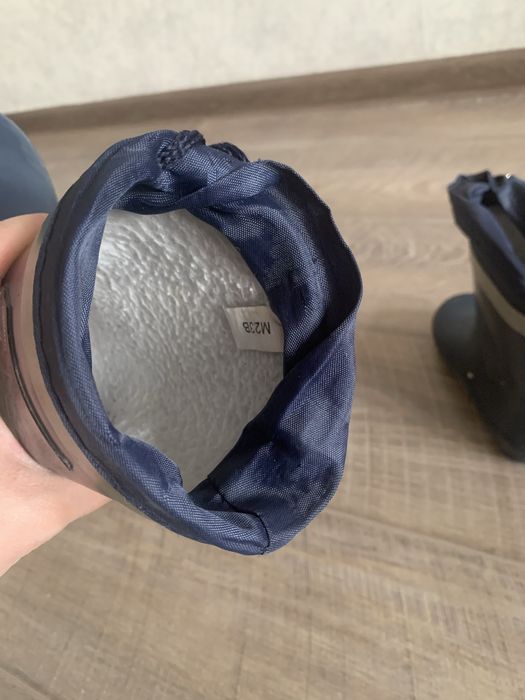 Резиновые сапоги на мальчика