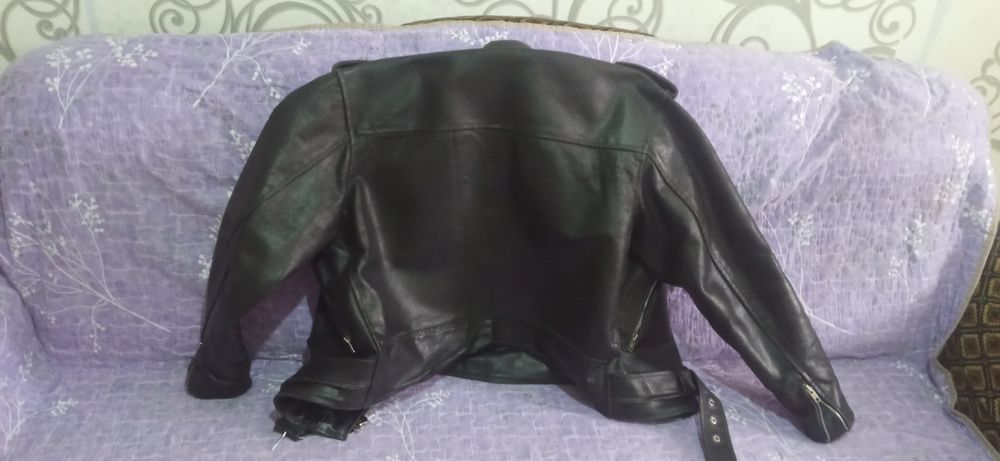 Кожаная куртка, косуха.
