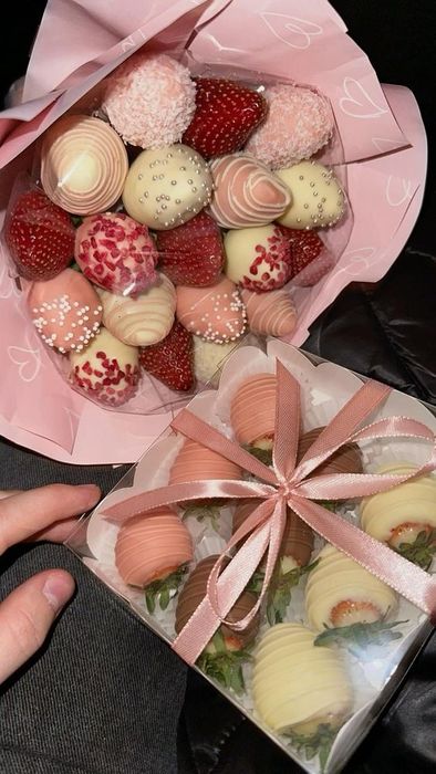 Клубника в шоколаде Банан в шоколаде