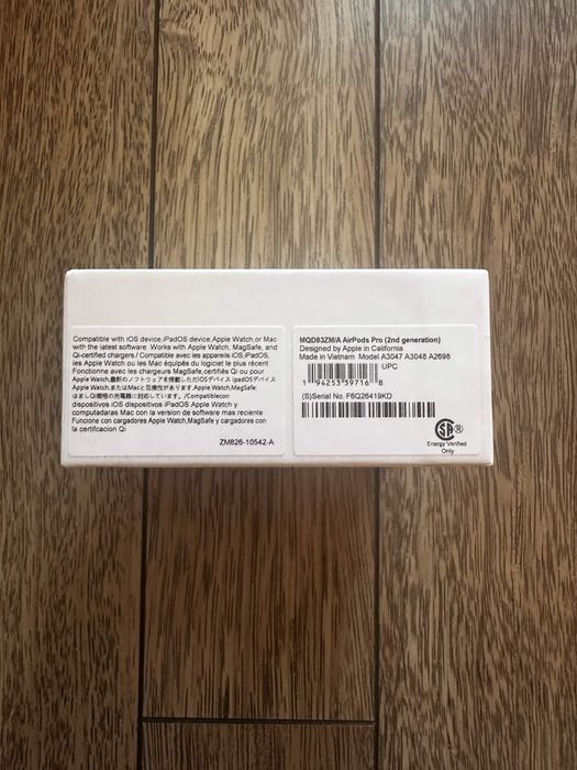 AirPods Pro 2 (USB-C) – Запечатани, чисто нови, с фактура от iStyle