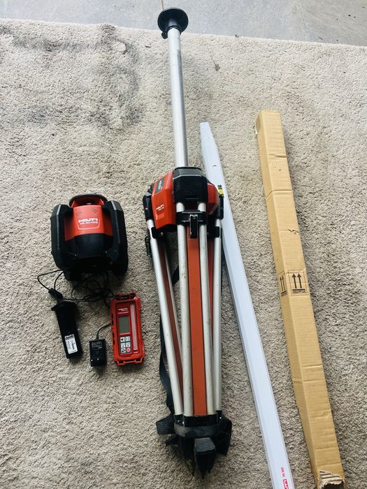 Hilti PR 30- HVS nivela laser Hilti pra 90 trepied telescopic