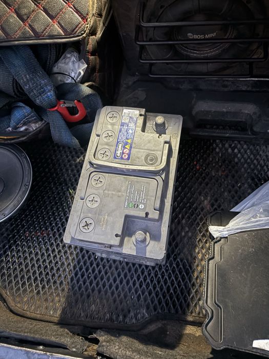 Продам Дверные карты ,колонки ваз и усь