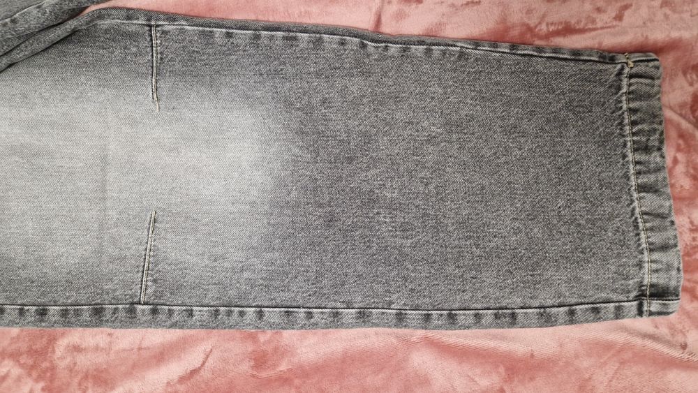 Blugi gri super baggy noi cu eticheta Bershka