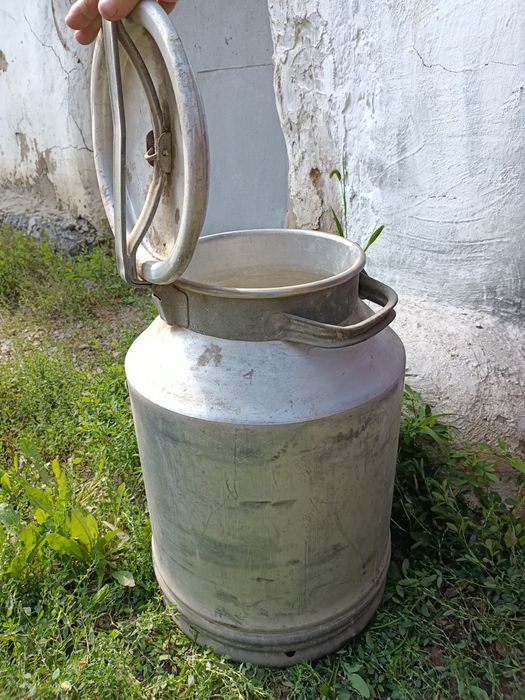 Продам точильный станок,замок,соковыжималку,бутыль и др