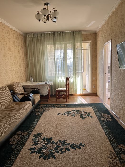 Продам квартиру Чиланзар 15, 3/4/4 не торец.С обстановкой.