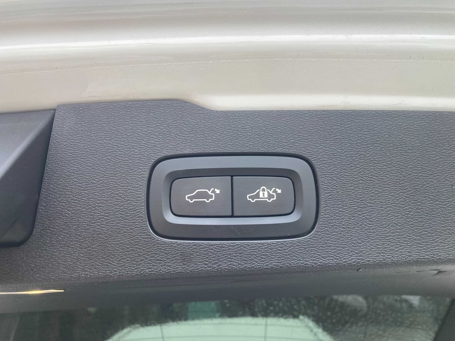 VOLVO V60 190HP 2019 *URGENT*