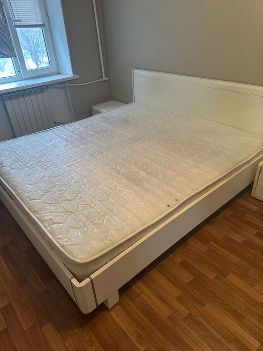 Продам спальный гарнитур