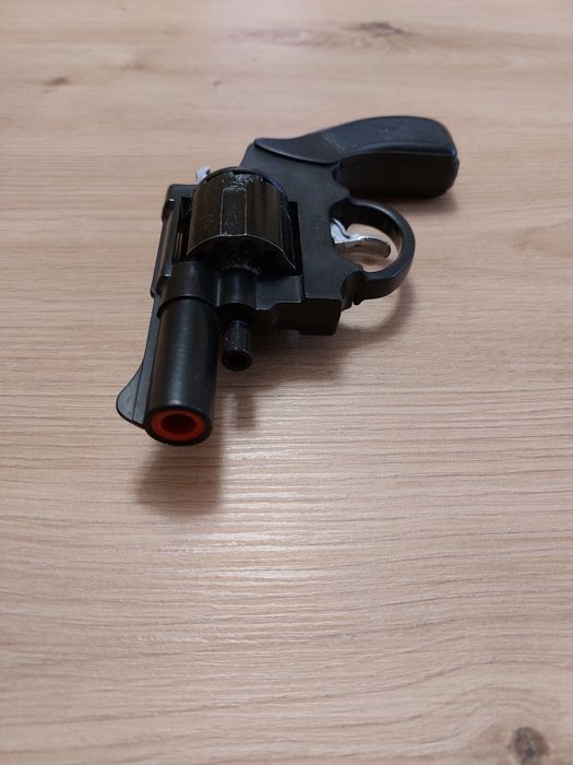 Руски капсов пистолет от соца!
 
made in USSR TBILISI.