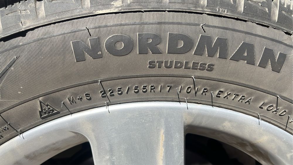 Продам б/у шины 4 шт