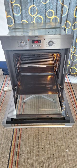 Фурна за вграждане Juno-Electrolux