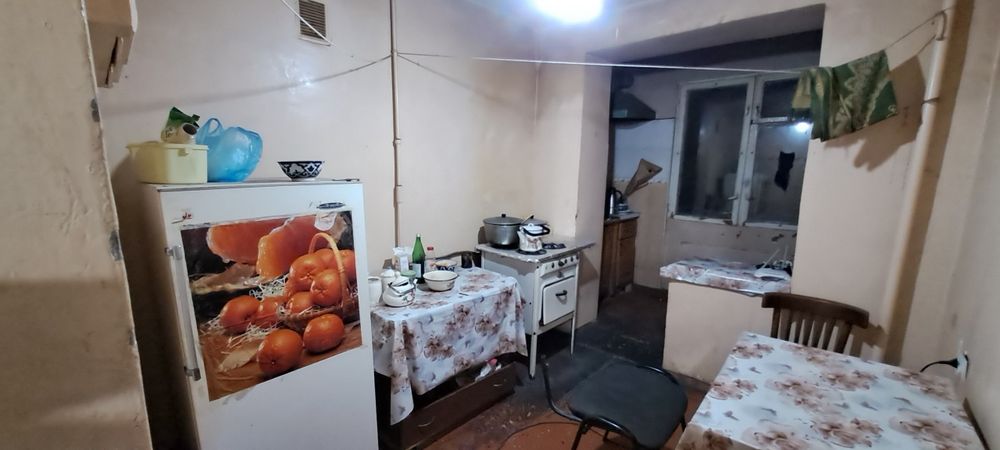 2 xonalik kv juda ham sroshni sotladi  remont sredni bez makler