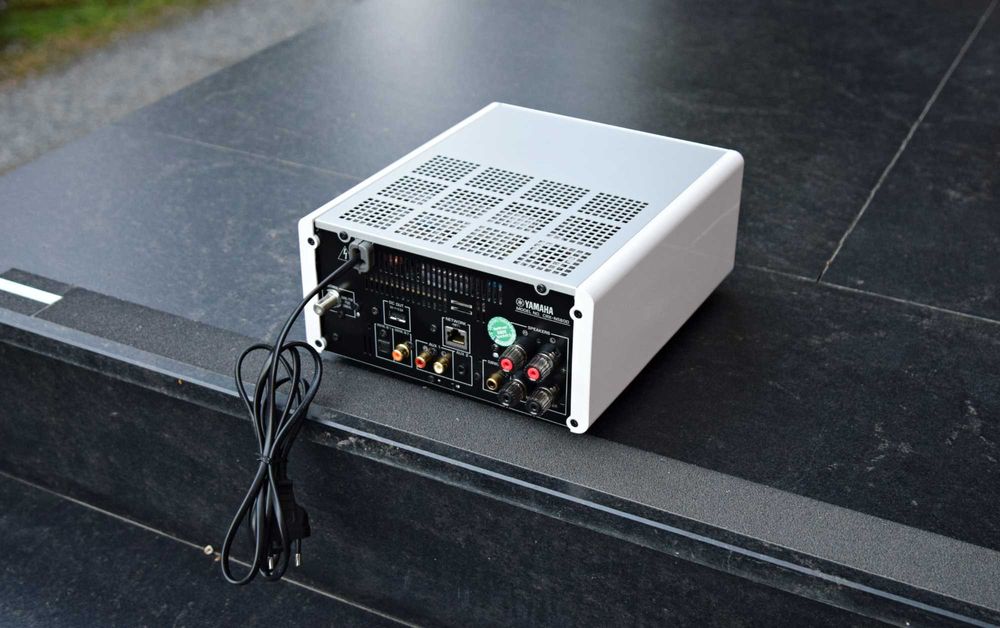 Amplificator Yamaha CRX-N560D, receiver, cd player, USB, Wi-Fi, AirPlay
