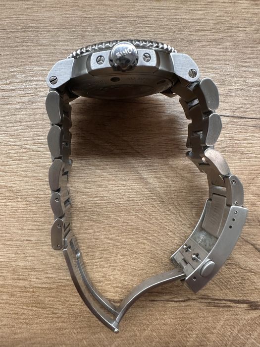 Продавам Oris aquis date