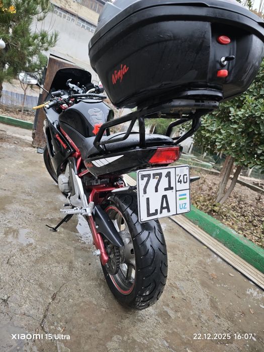 Продам Kawasaki er6-f 650куб