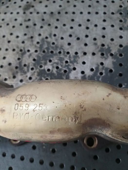Galerie evacuare dreapta 3.0 tdi audi a5 8t 059253034l