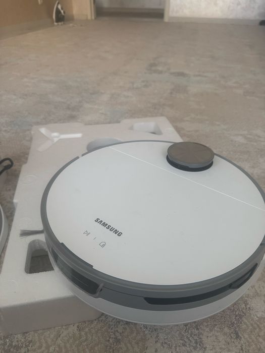 Продам робот пылесос с док станций