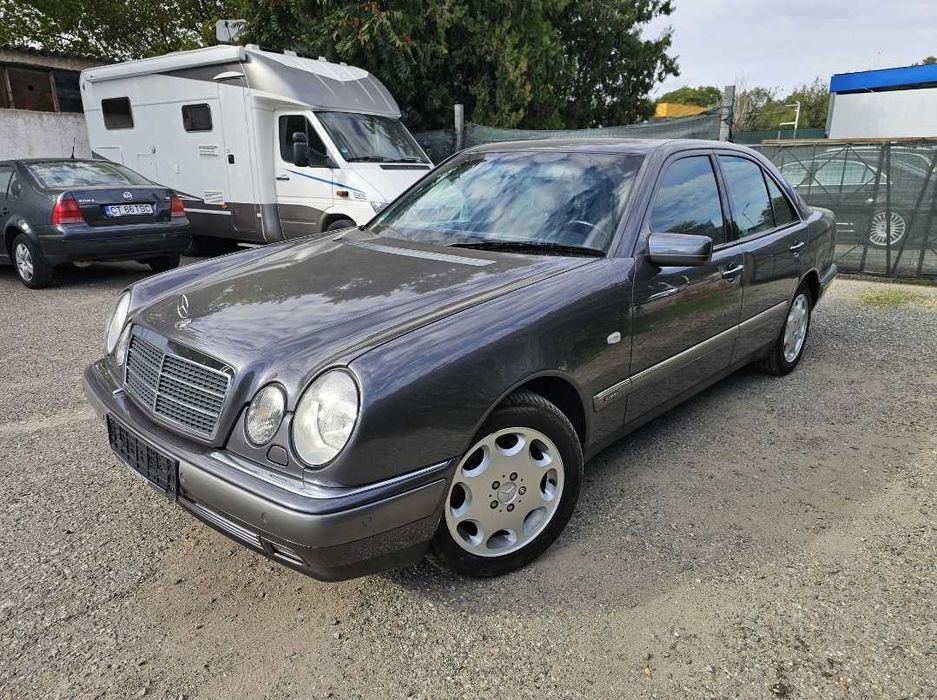 Mercedes E320 Elegance