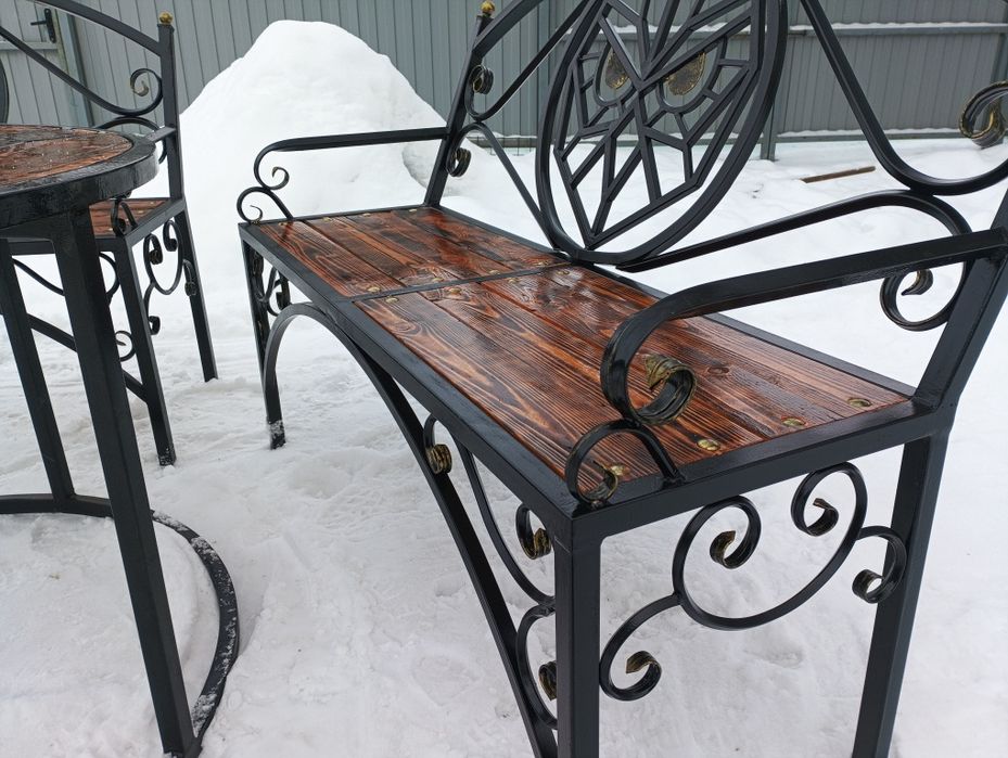 Продается комплект садовой мебели