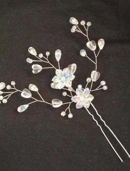 Ръчно изработен комплект за коса от кристални мъниста.