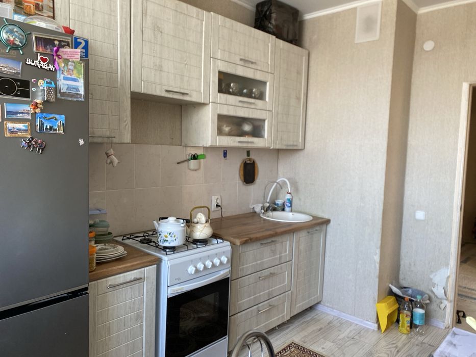 Продаётся Кухонный гарнитур