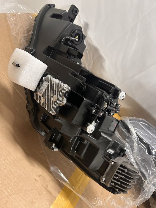 Monza 2023/2025 Фара