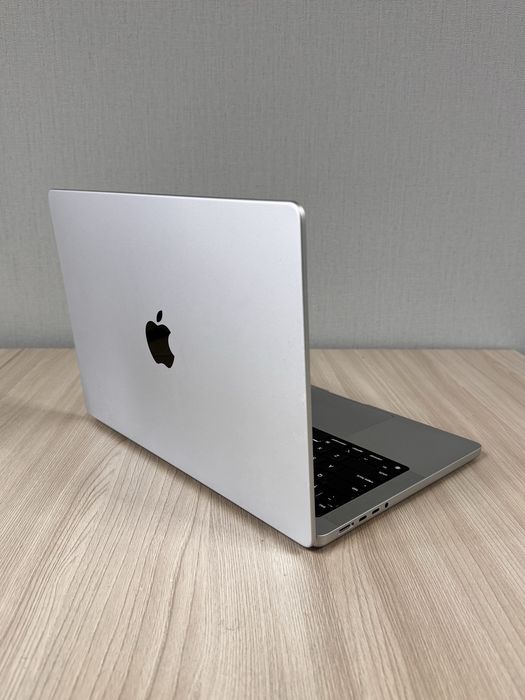 Macbook 14 М4 24gb 1 tb
