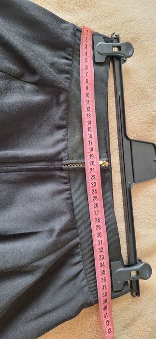 Черна офис пола Zara, L/M, до коляното, молив