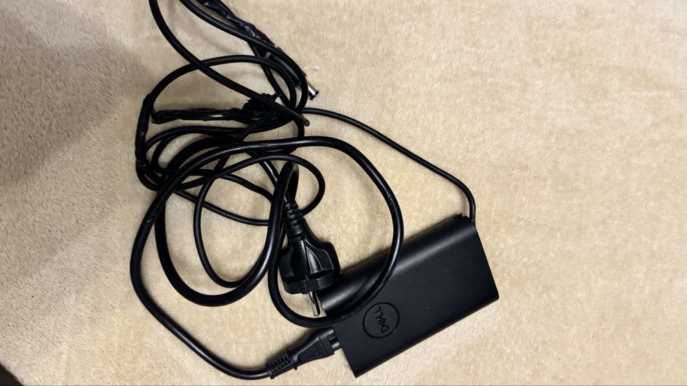 Лаптоп Dell touchscreen