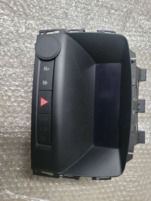 Радио Дисплей от централната конзола Opel Astra J