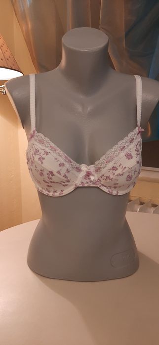 Бельо дамско - нови сутиени - итал. марка, бюстие, боди, бански горнищ