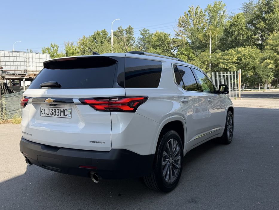 Продаю Traverse 2022