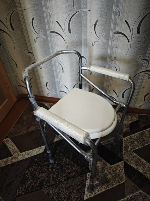 Кресло туалет переносное