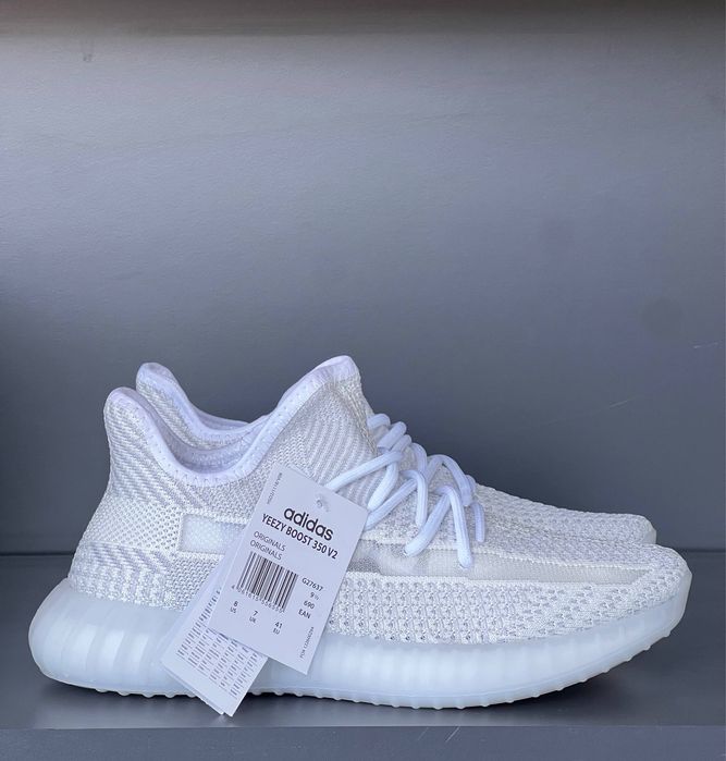 Adidasi Yeezy Boost noi