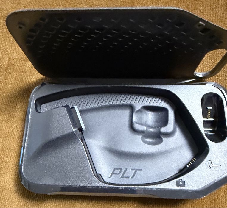 Vand cutie incarcare casca plantronics voyager 5200