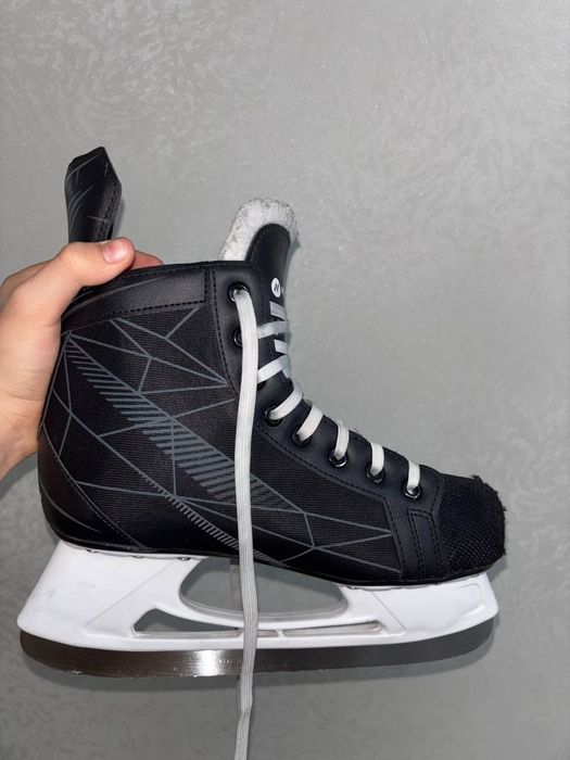 коньки хоккейные