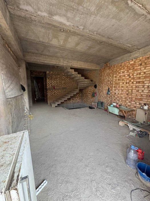 Мехнат, 1-кварталда Hi-Tech каробка сотилади