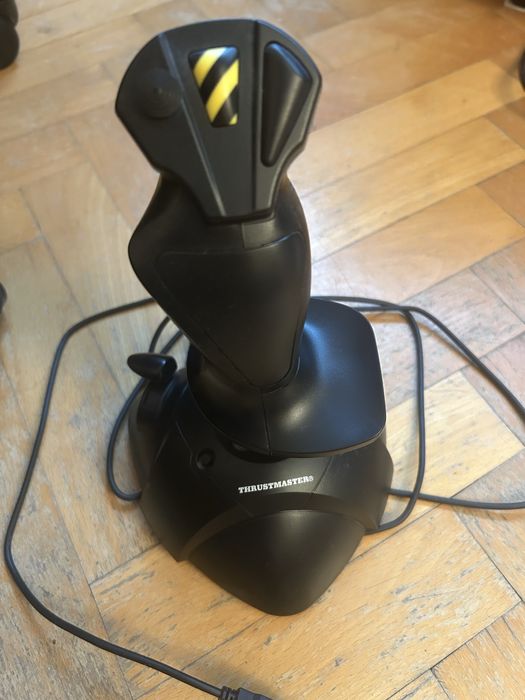 джойстик Thrustmaster USB